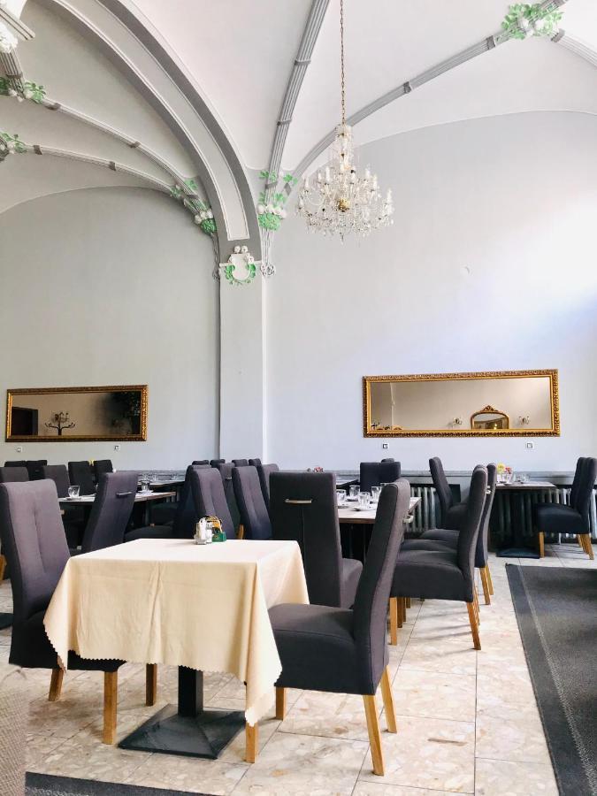 Hotel Bila Ruze Strakonice Kültér fotó