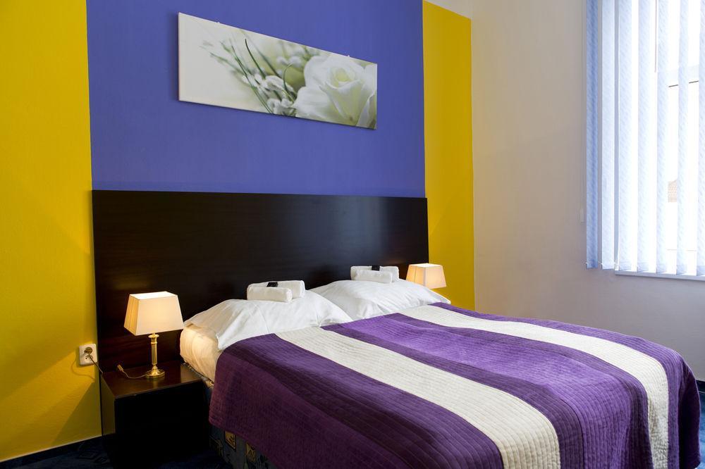 Hotel Bila Ruze Strakonice Kültér fotó