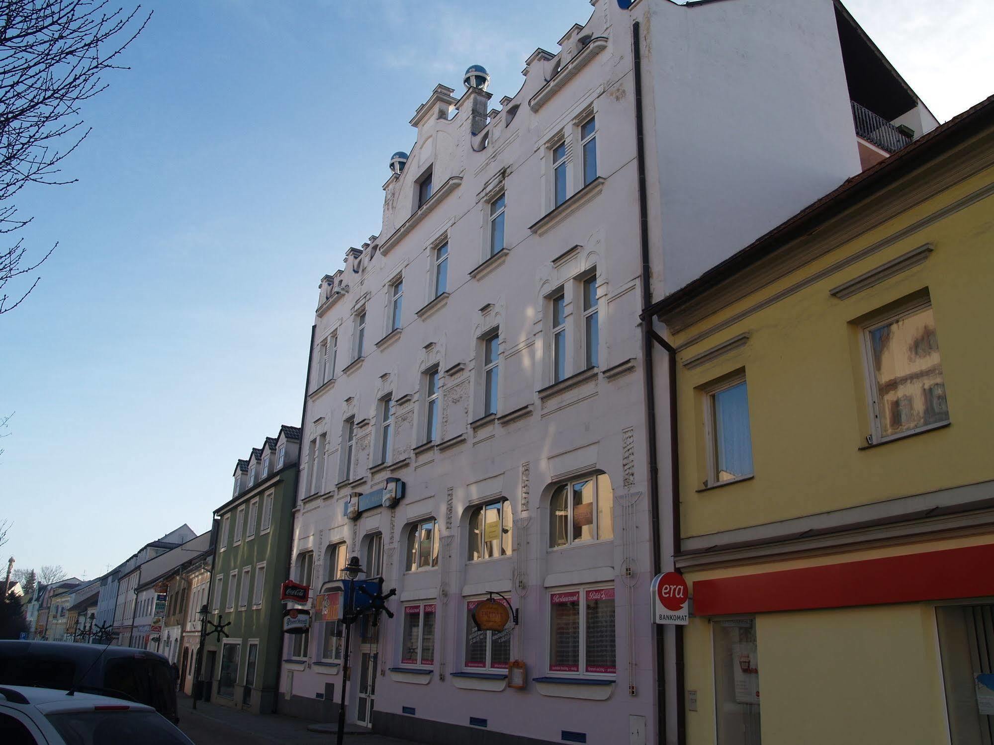 Hotel Bila Ruze Strakonice Kültér fotó